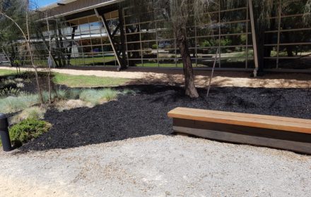 Carry Mulch, Clayton - Masterpiece Gardenscapes